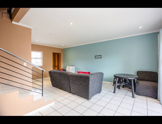 3 BEDROOM DUPLEX FOR SALE IN OAKDALE